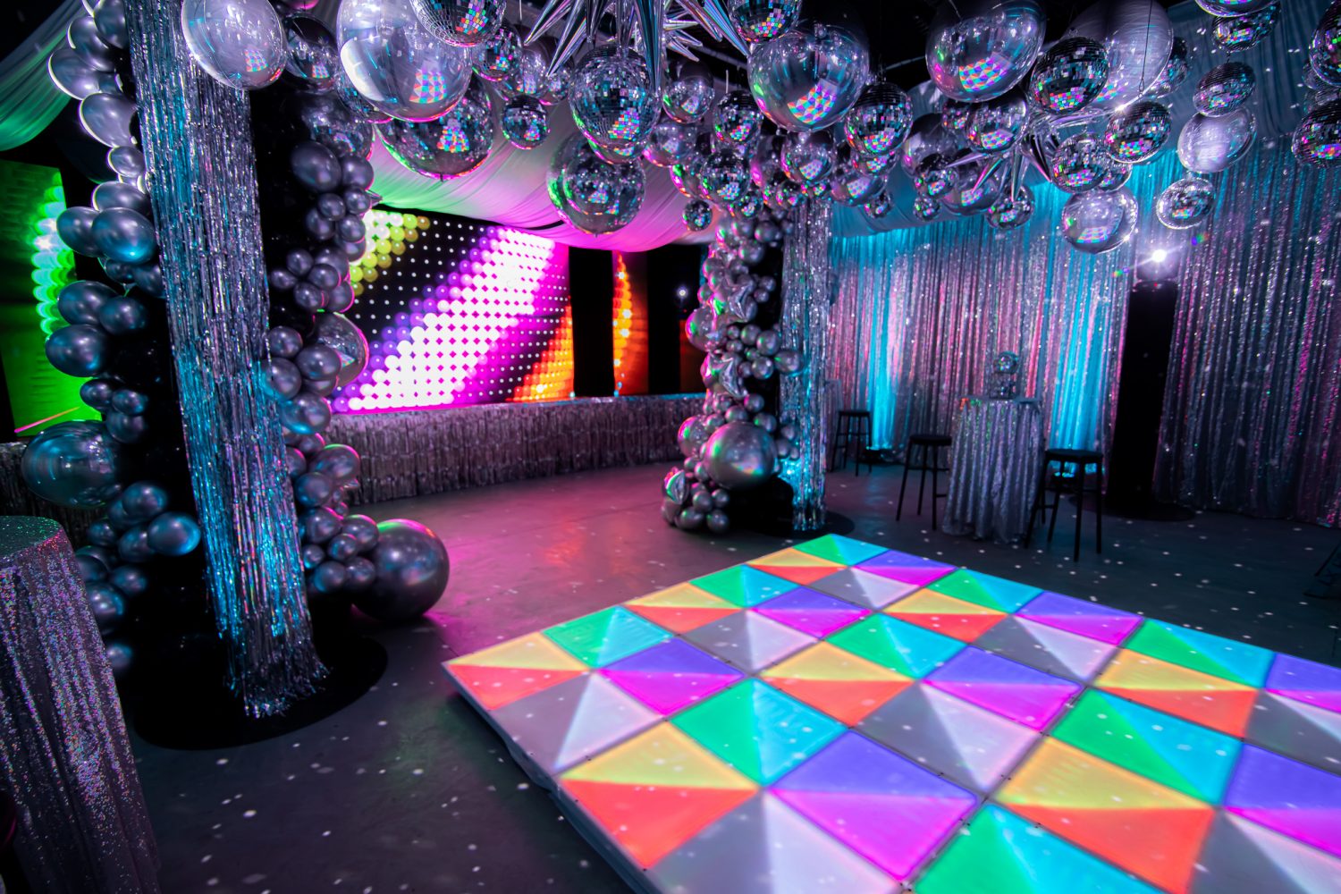 Throw a psychedelic party with our 70s party decorations for a retro ...