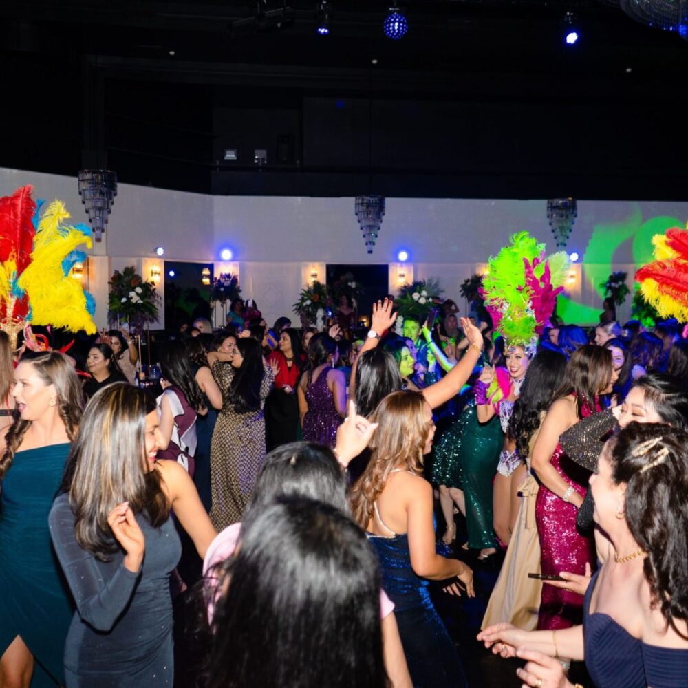 how to make sure people show up to your party dancers and guests dancing - make sure your party is well-attended